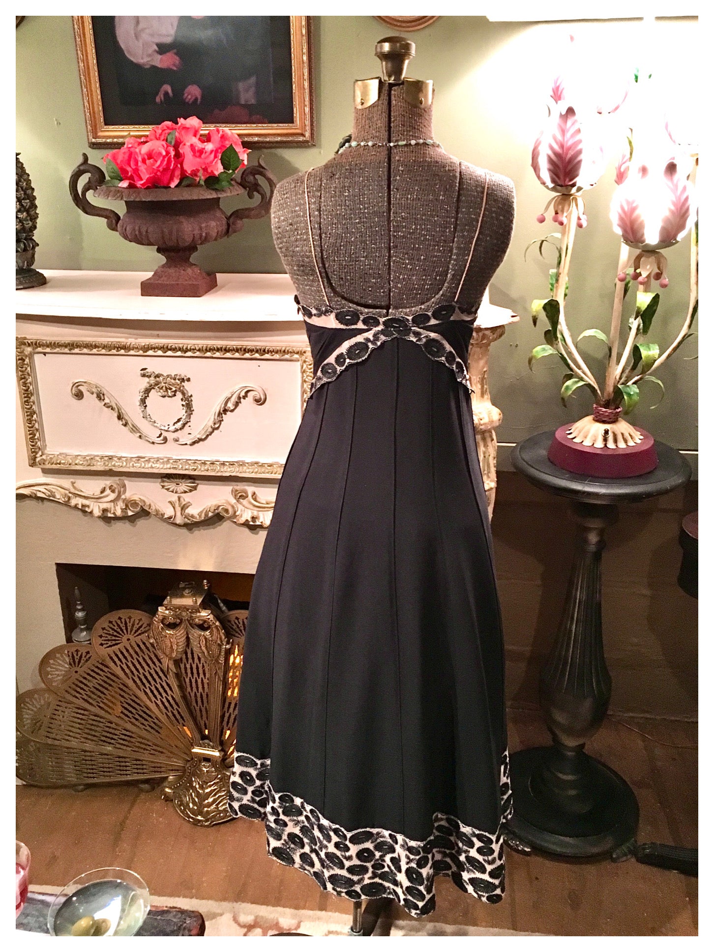 Black Silk Dress Size 4 Small – Gilmore Garbs