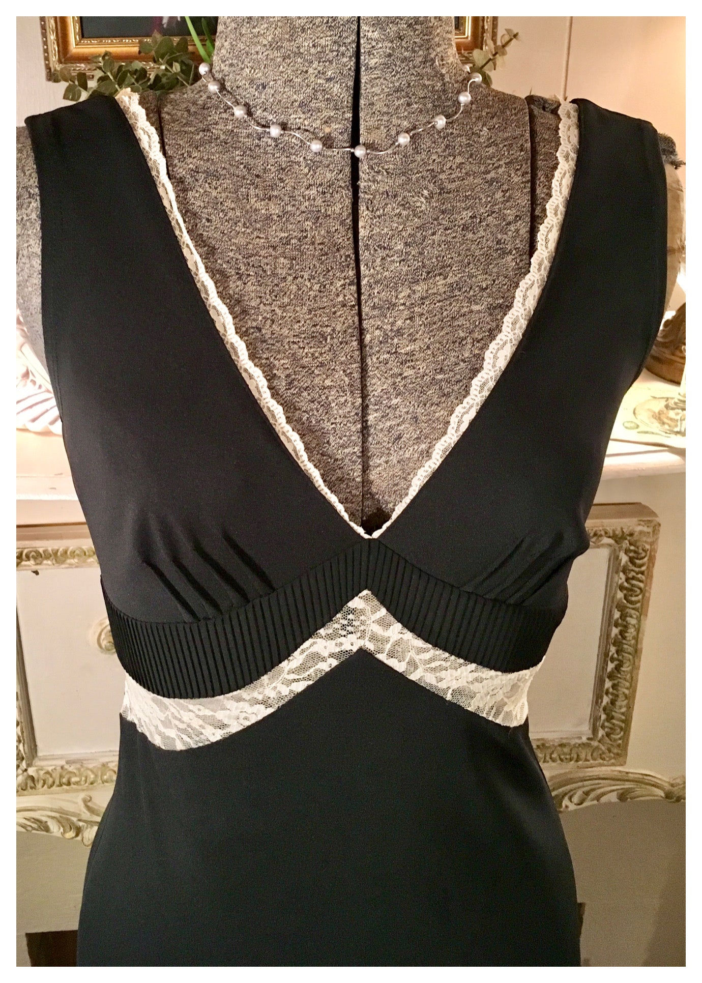 Black Lace Trim Dress Size 4 Small Gilmore Garbs Black Lace Trim Dress Size 4 Small Gilmore Garbs