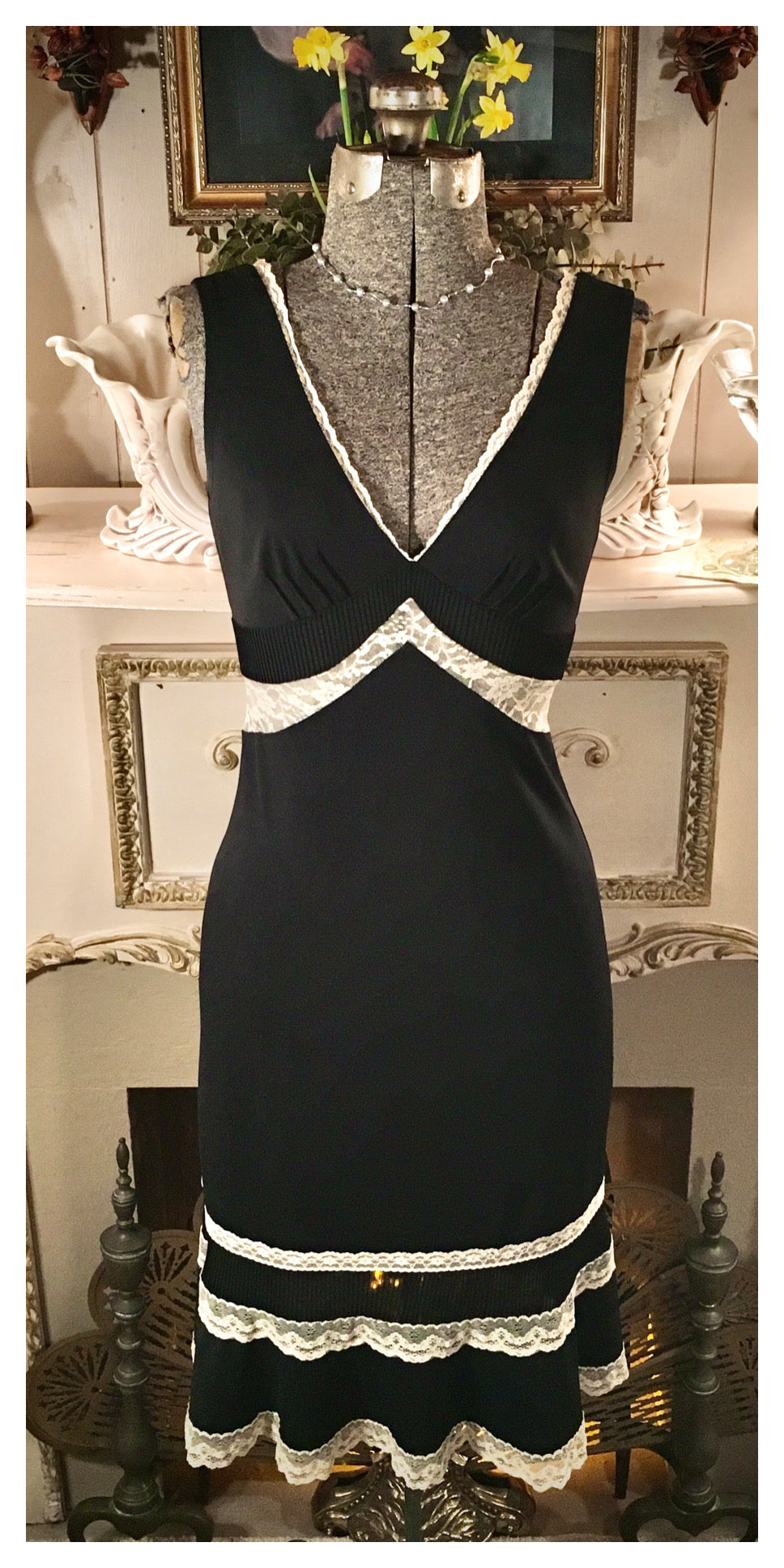 Black Lace Trim Dress Size 4 Small – Gilmore Garbs